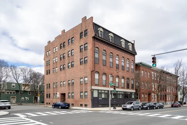 $560,000 | 356-358 Main Street, Unit 1, Boston, MA 02129