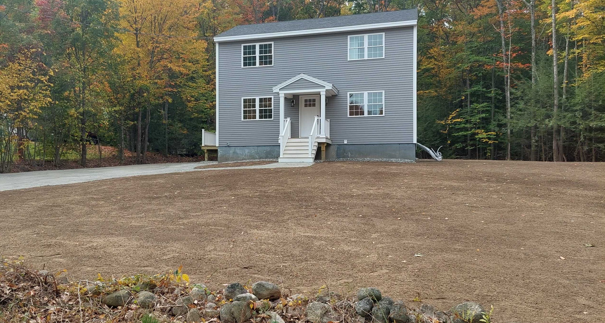 26 Merrick Road Raymond, NH 03077 - Photo 2 of 25