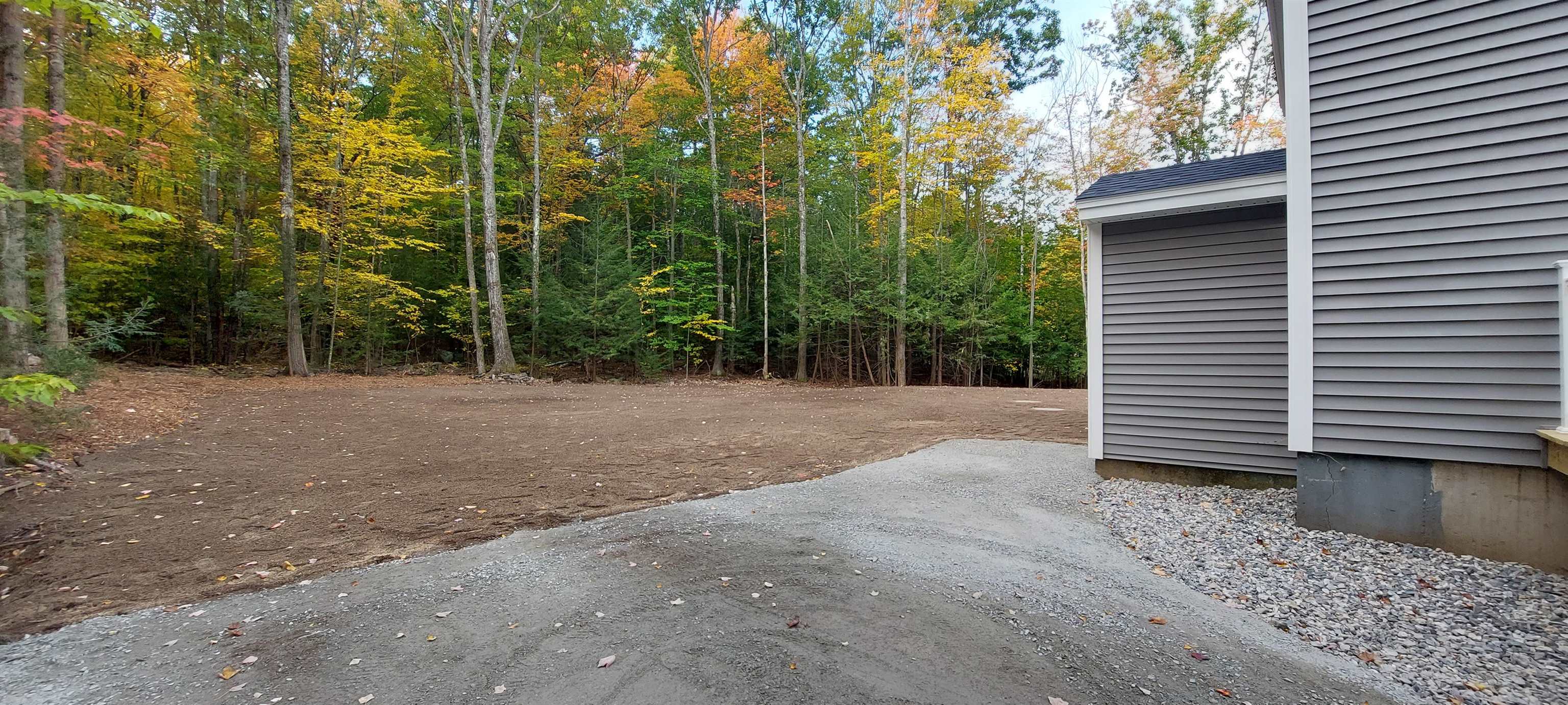 26 Merrick Road Raymond, NH 03077 - Photo 3 of 25