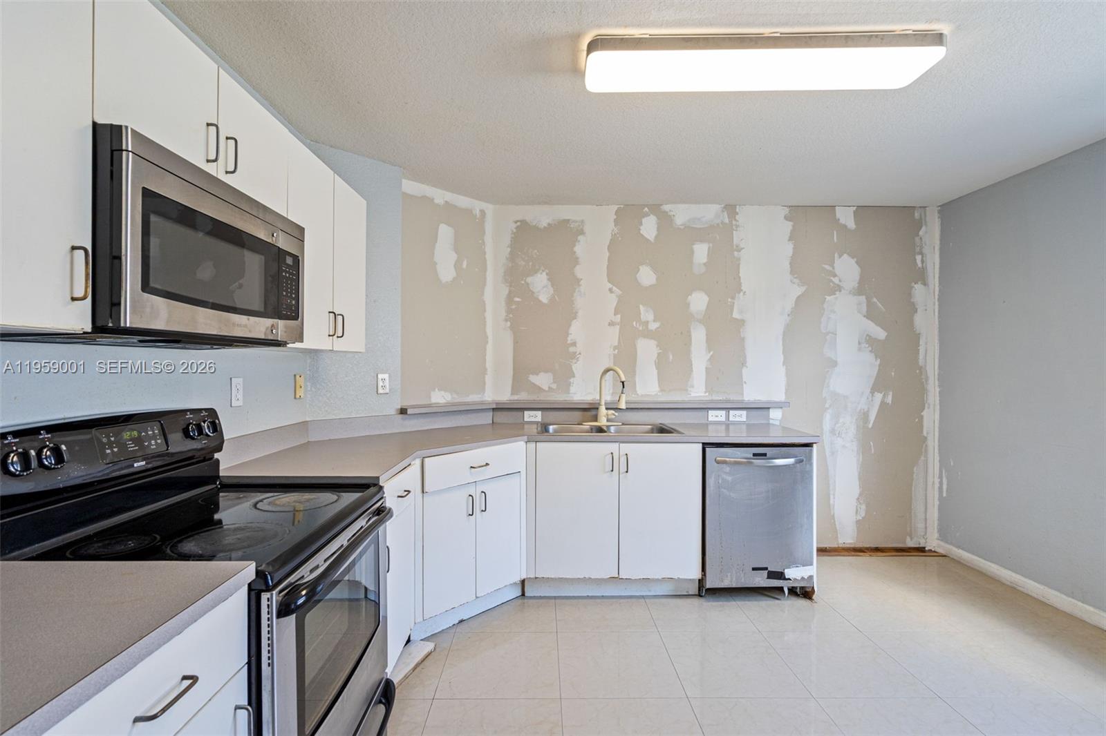 17319 Southwest 22nd Street Miramar, FL 33029 - Photo 13 of 61