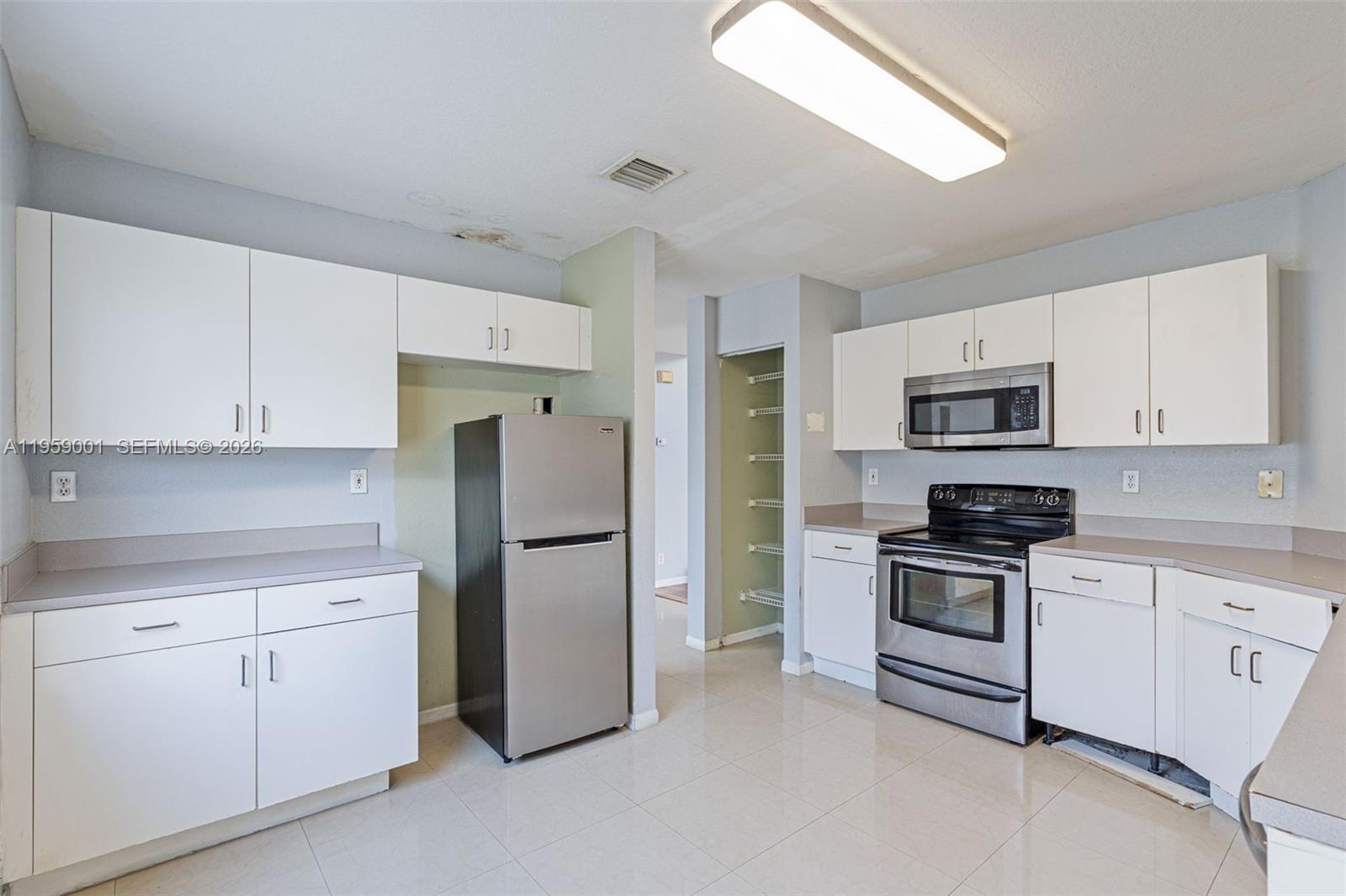 17319 Southwest 22nd Street Miramar, FL 33029 - Photo 16 of 61