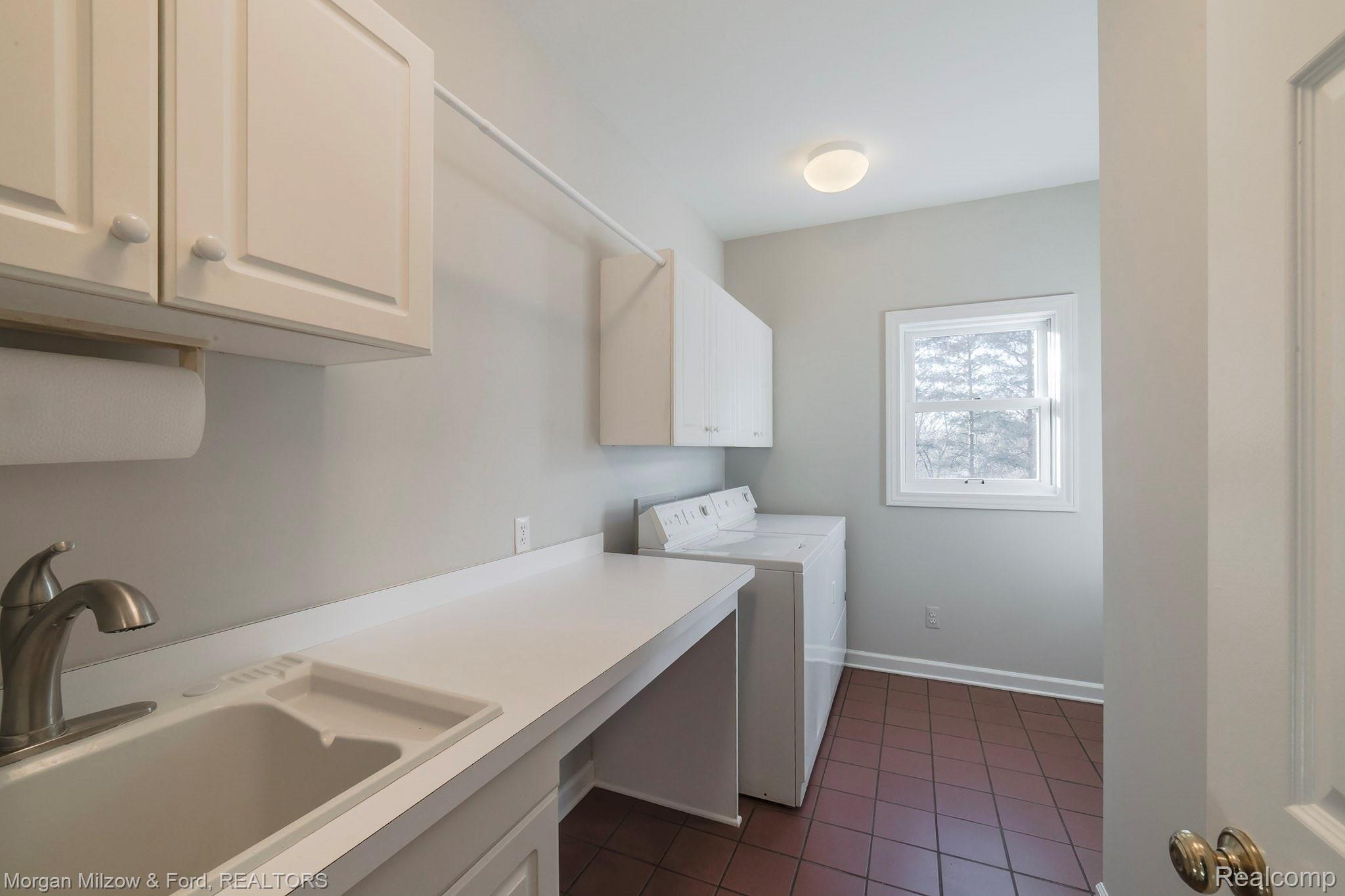 5848 Clarkston Road Clarkston, MI 48348 - Photo 18 of 80 Clarkston (18).jpg