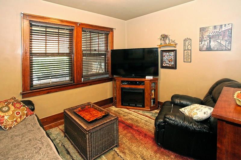 233 Friday Road Pittsburgh, PA 15209 - Photo 13 of 21 first floor bedroom/den
