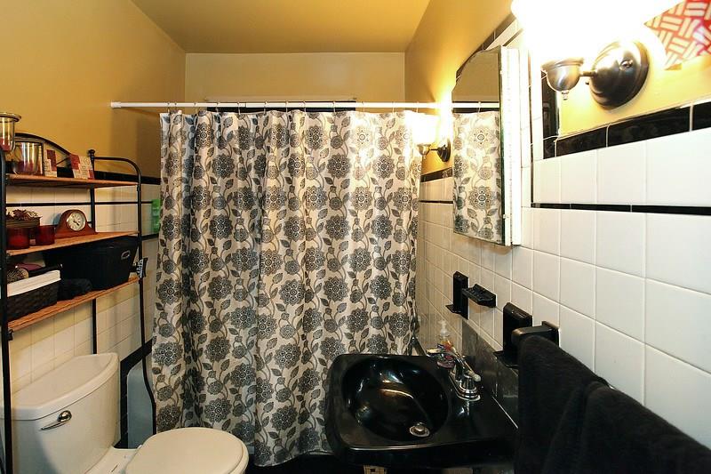 233 Friday Road Pittsburgh, PA 15209 - Photo 17 of 21 first floor full bath