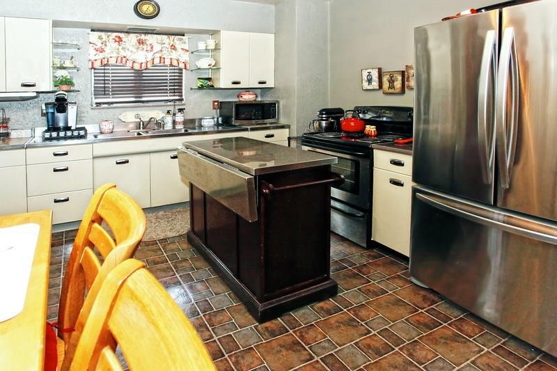 233 Friday Road Pittsburgh, PA 15209 - Photo 9 of 21 kitchen