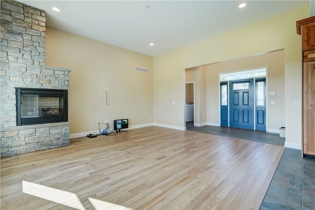 45 Armetale Luster Penfield, NY 14580 - Photo 4 of 36