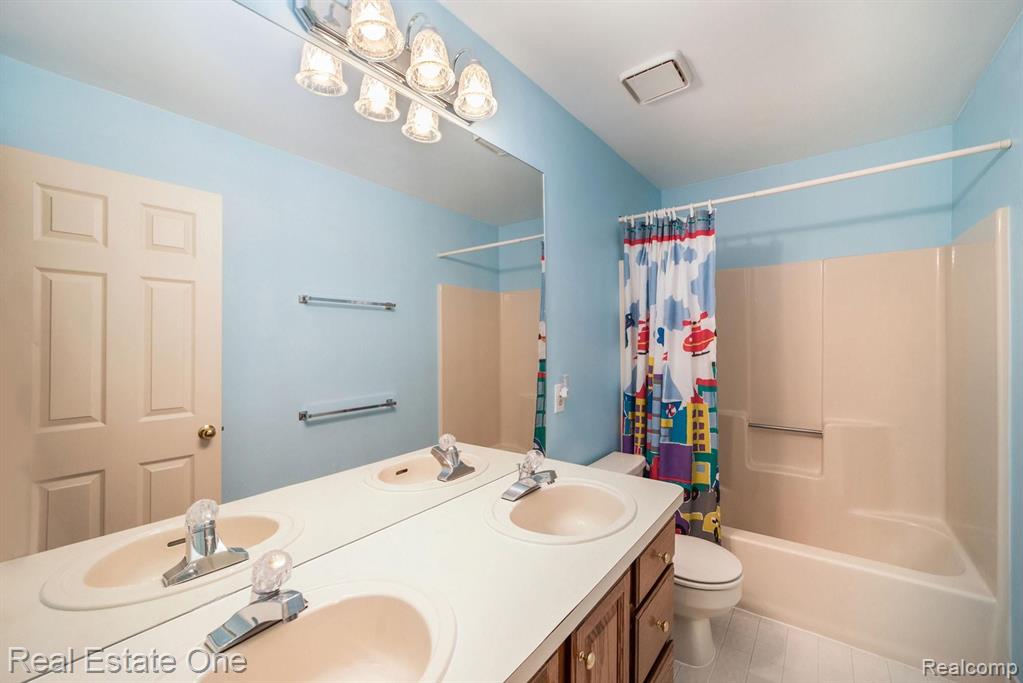 1445 Sandy Ridge Drive Rochester Hills, MI 48306 - Photo 18 of 26