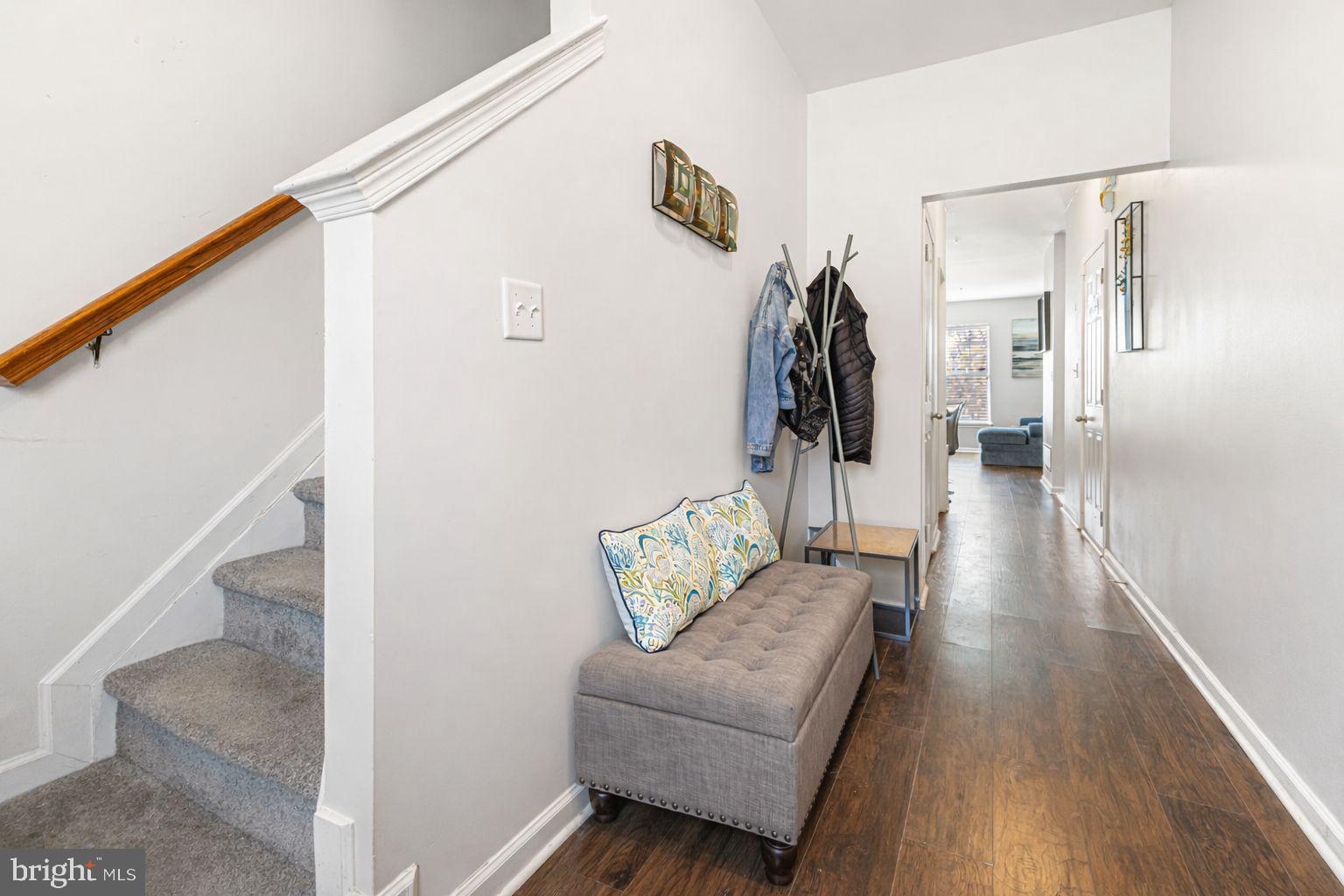 303 Ross Court Wyncote, PA 19095 - Photo 2 of 26 Spacious front foyer
