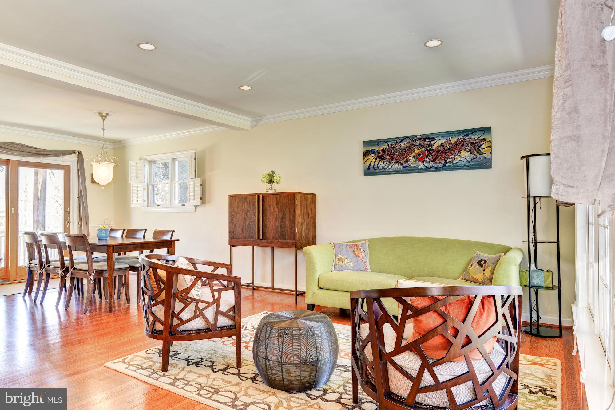 7704 Massena Road Bethesda, MD 20817 - Photo 8 of 30 Living Room