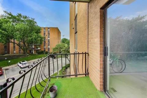 $175,000 | 900 West Sunset Drive, Unit 309, Glenwood, IL 60425