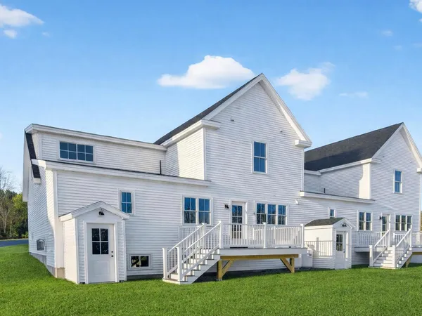 $775,000 | 12 Holbrook Farms Way, Unit 2, Scarborough, ME 04074
