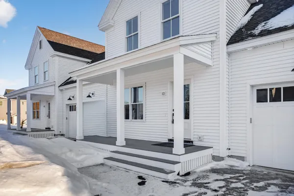 $775,000 | 12 Holbrook Farms Way, Unit 2, Scarborough, ME 04074