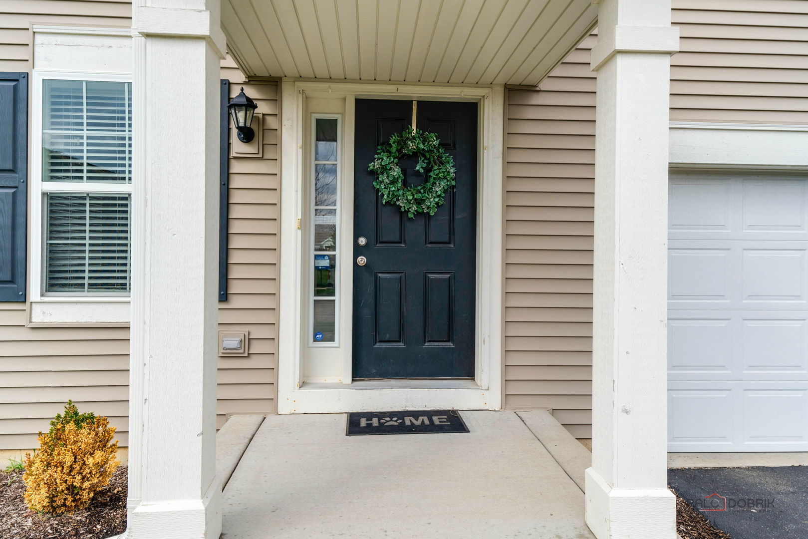 202 Minuet Circle Volo, IL 60073 - Photo 2 of 43