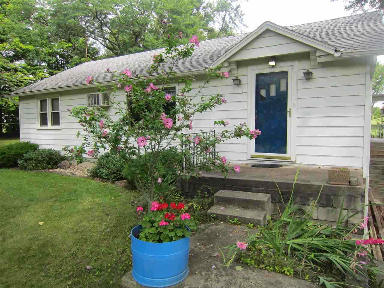 1466 North Etna Road Huntington, IN 46750 - Photo 1 of 16 Gallery Image 1