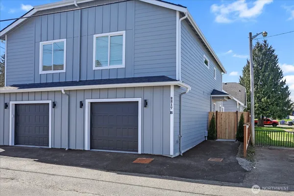 $524,950 | 2217 Hoyt Avenue, Unit B, Everett, WA 98201