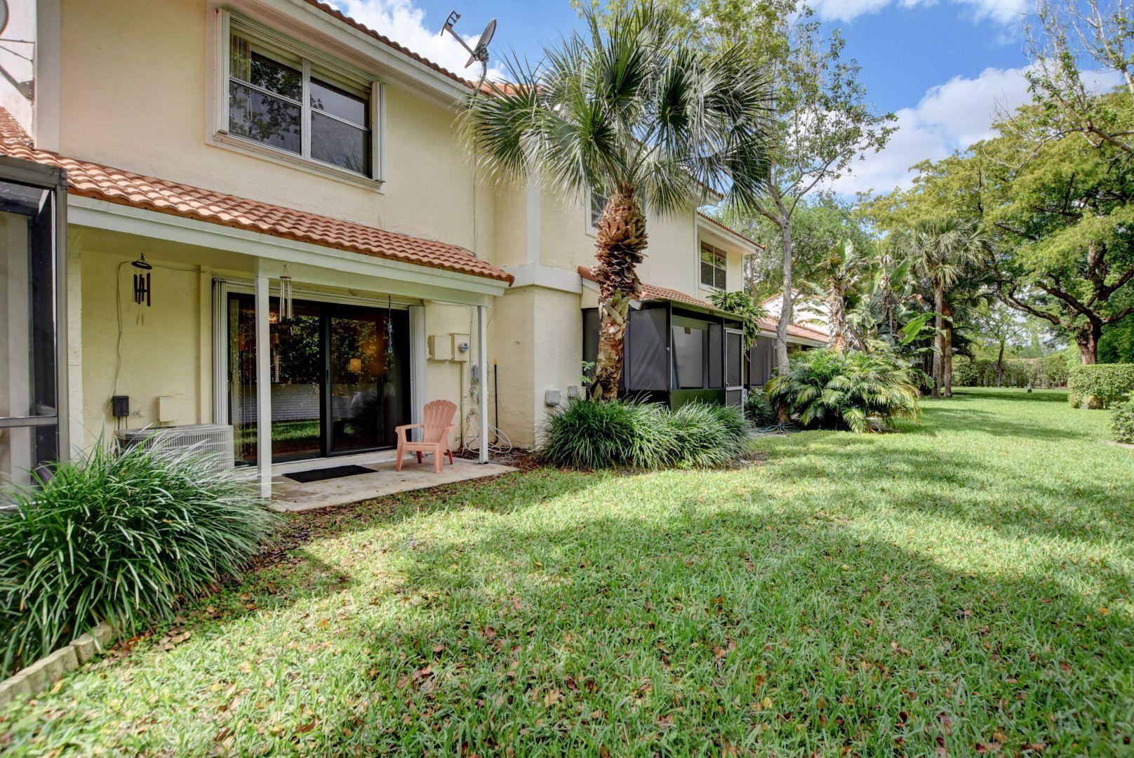 6304 Walk Circle, Unit 10 Boca Raton, FL 33433 - Photo 21 of 26 Patio