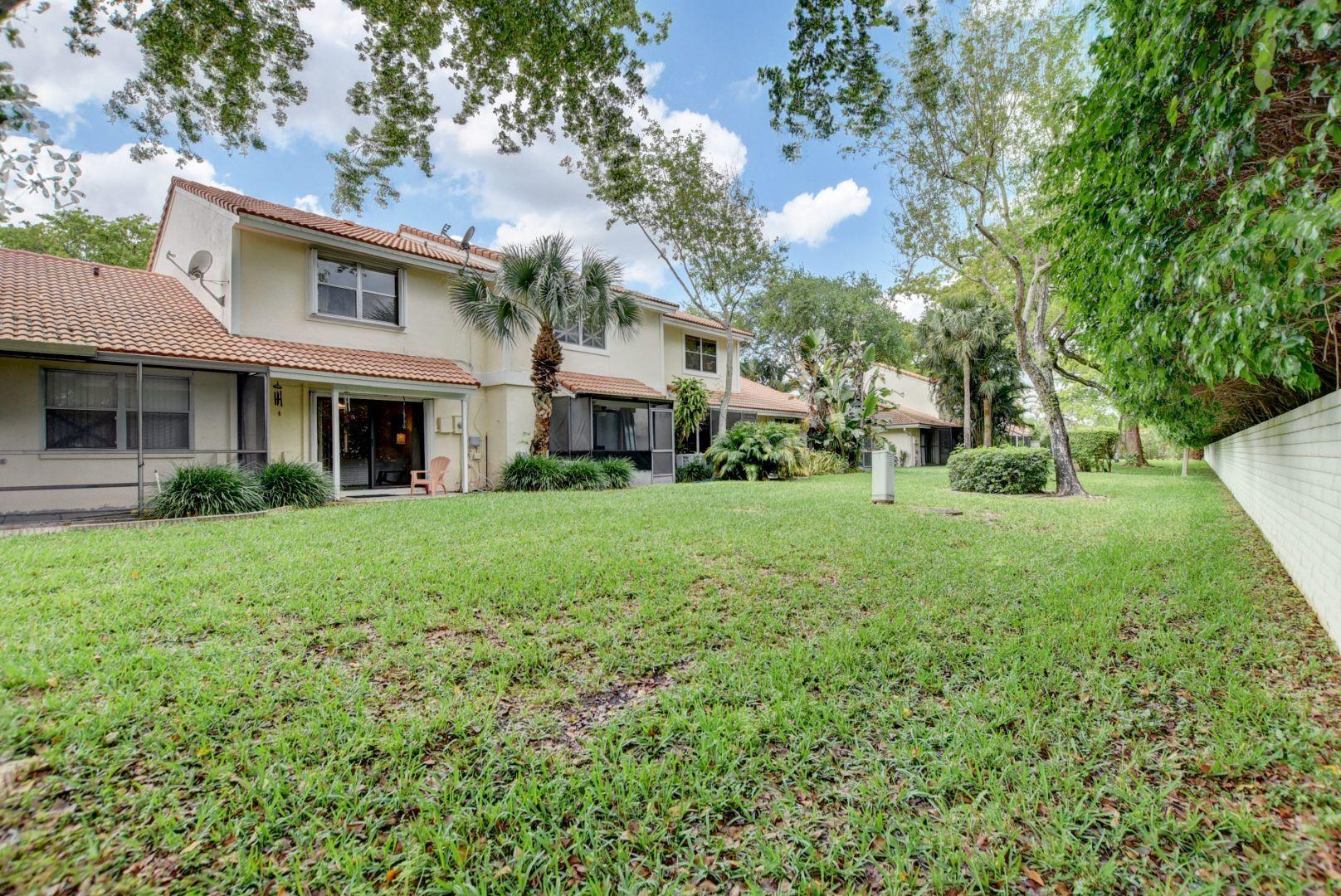 6304 Walk Circle, Unit 10 Boca Raton, FL 33433 - Photo 22 of 26 Back of property