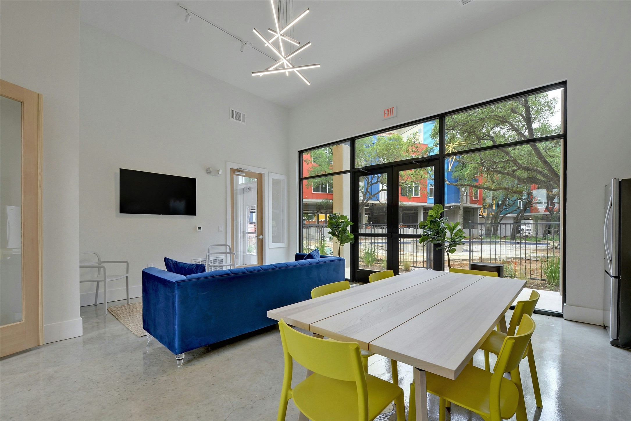 13130 Pond Springs Road, Unit 1105 Austin, TX 78729 - Photo 11 of 22 a view of a livingroom with furniture and window