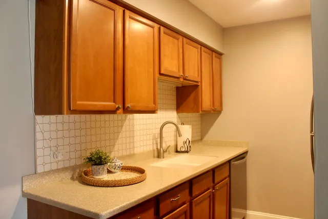 $265,000 | 108 Evelyn Lane, Unit B, Lake Geneva, WI 53147