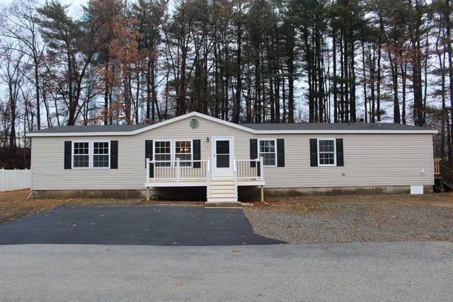 $2,850 | 6 Laura Lane, Seabrook, NH 03874