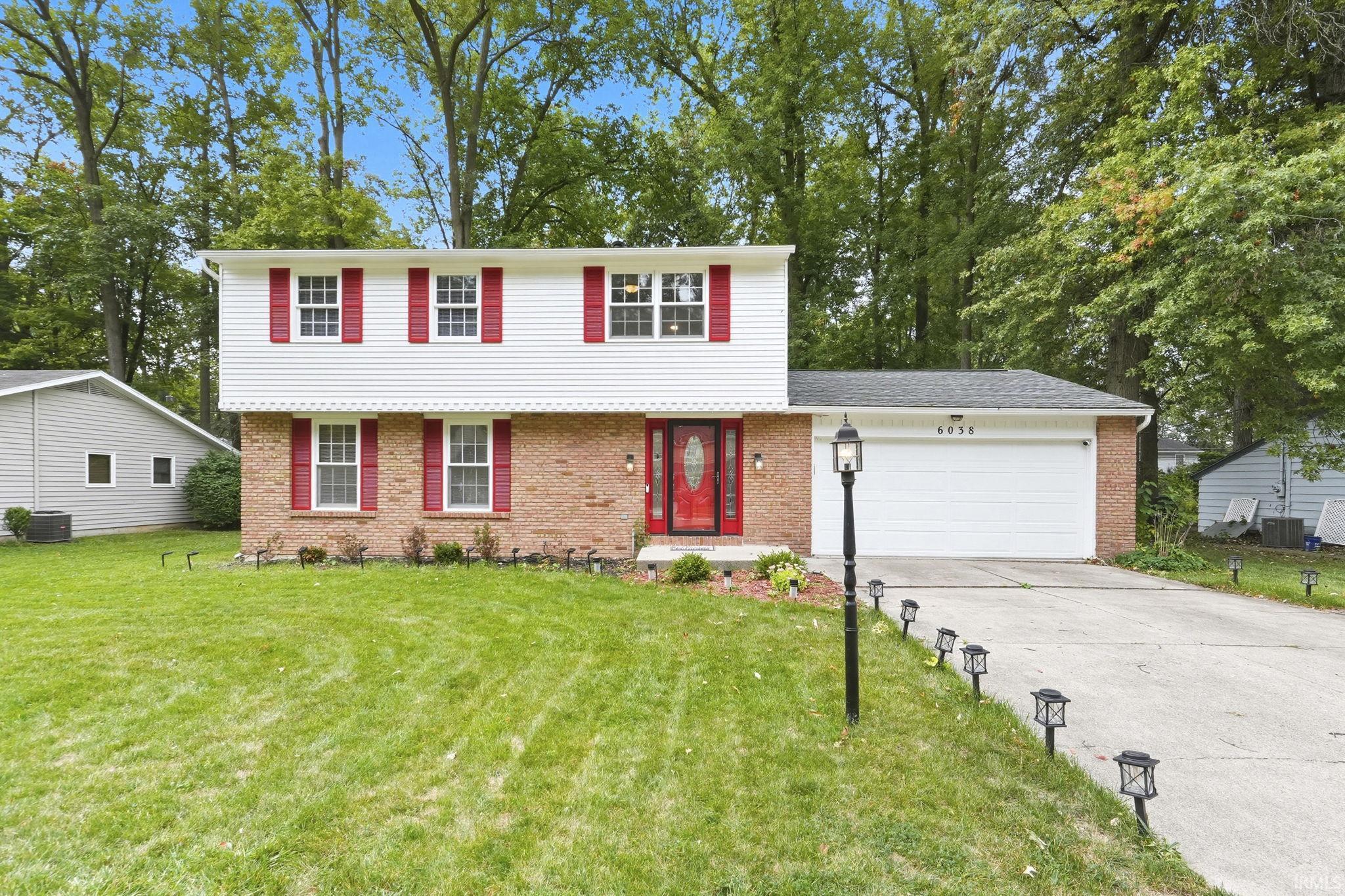 6038 Monarch Drive Fort Wayne, IN 46815 - Photo 3 of 31