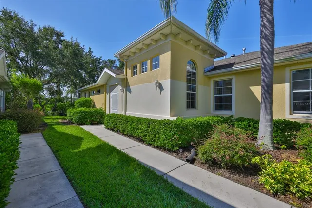 $259,900 | 2044 Sifield Greens Way, Sun City Center, FL 33573
