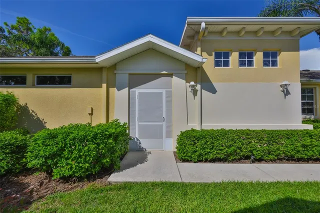 $259,900 | 2044 Sifield Greens Way, Sun City Center, FL 33573