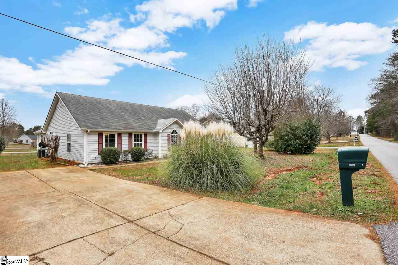 232 Furr Road Piedmont, SC 29673 - Photo 5 of 32 Gallery Image 5