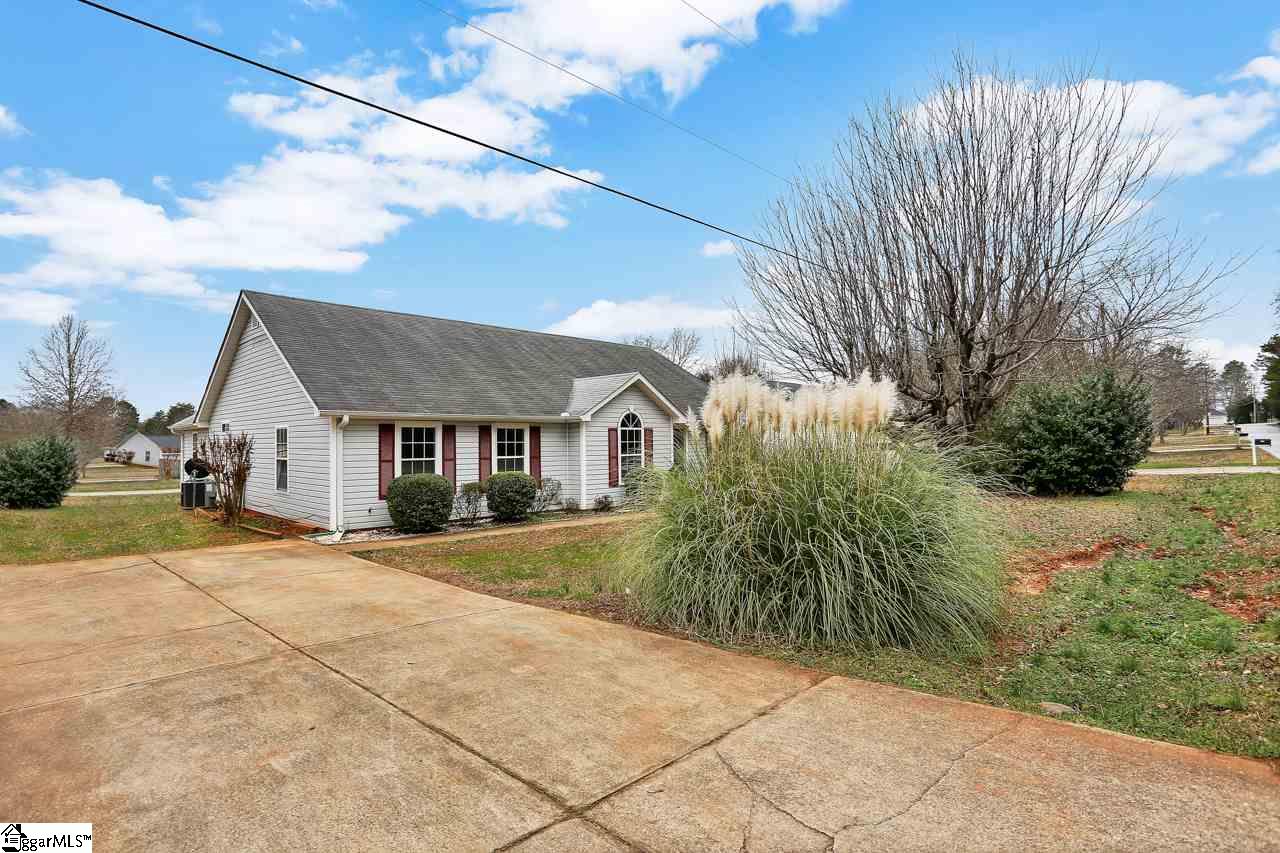 232 Furr Road Piedmont, SC 29673 - Photo 6 of 32 Gallery Image 6