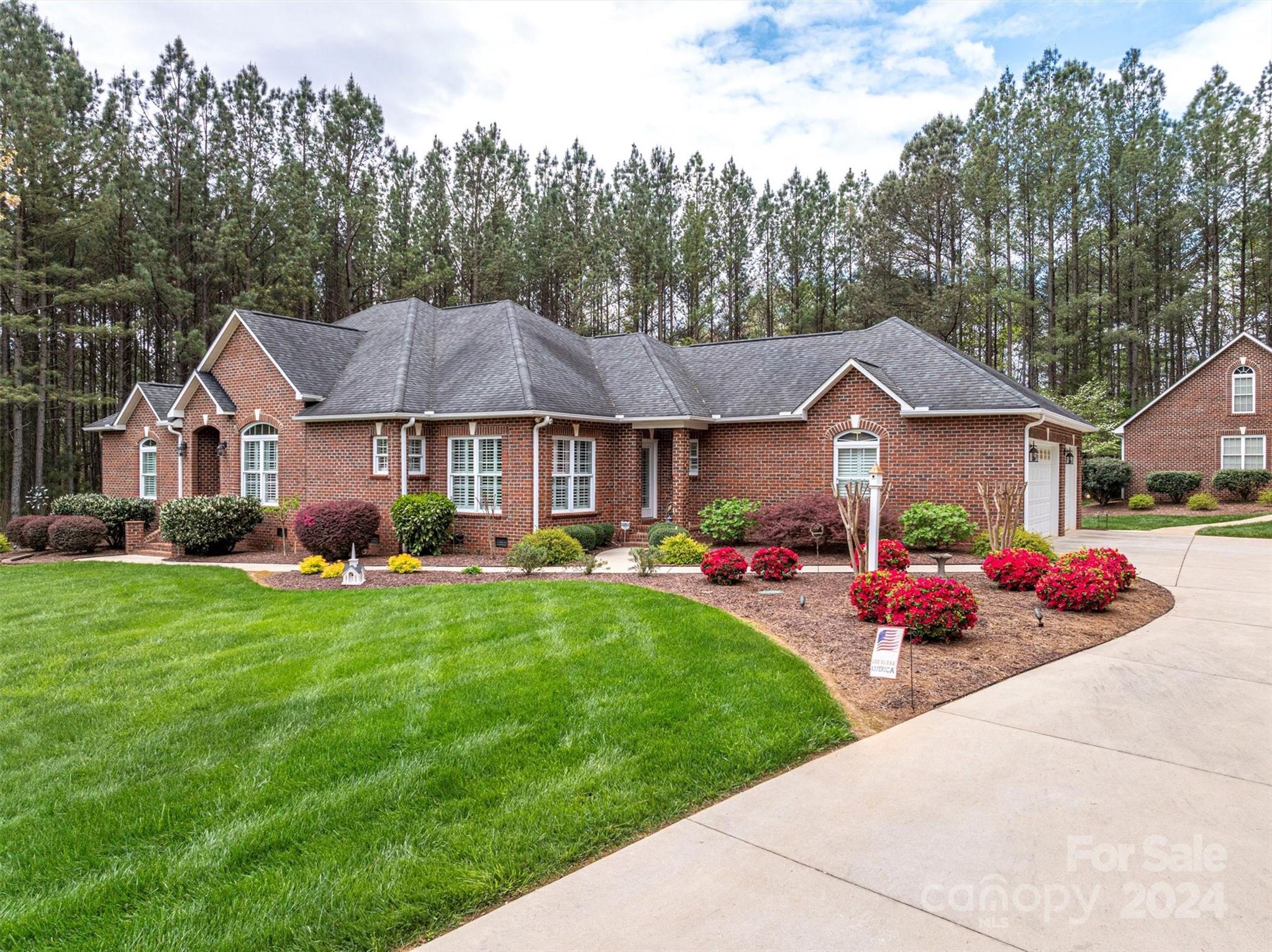 2923 North Ridge Court Lincolnton, NC 28092 - Photo 2 of 47 Gallery Image 2