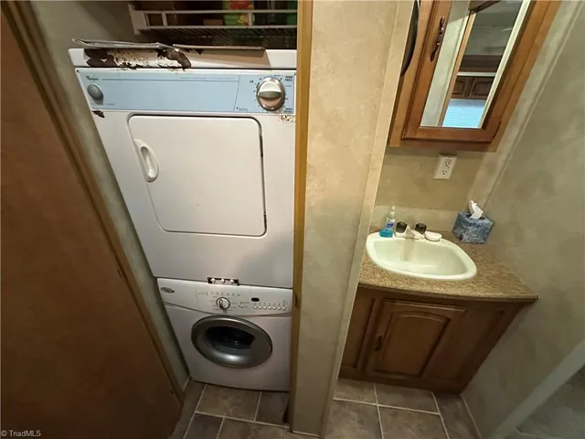 $119,900 | 121 Sparrow Lane, New London, NC 28127