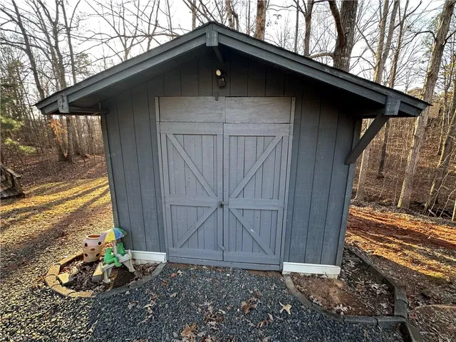 $119,900 | 121 Sparrow Lane, New London, NC 28127