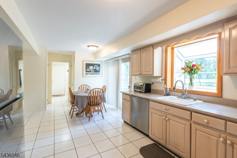 280 Farmer Road Bridgewater, NJ 08807 - Photo 5 of 27