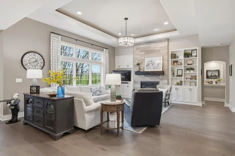$1,300,000 | 236 Four Winds Court, Hartland, WI 53029