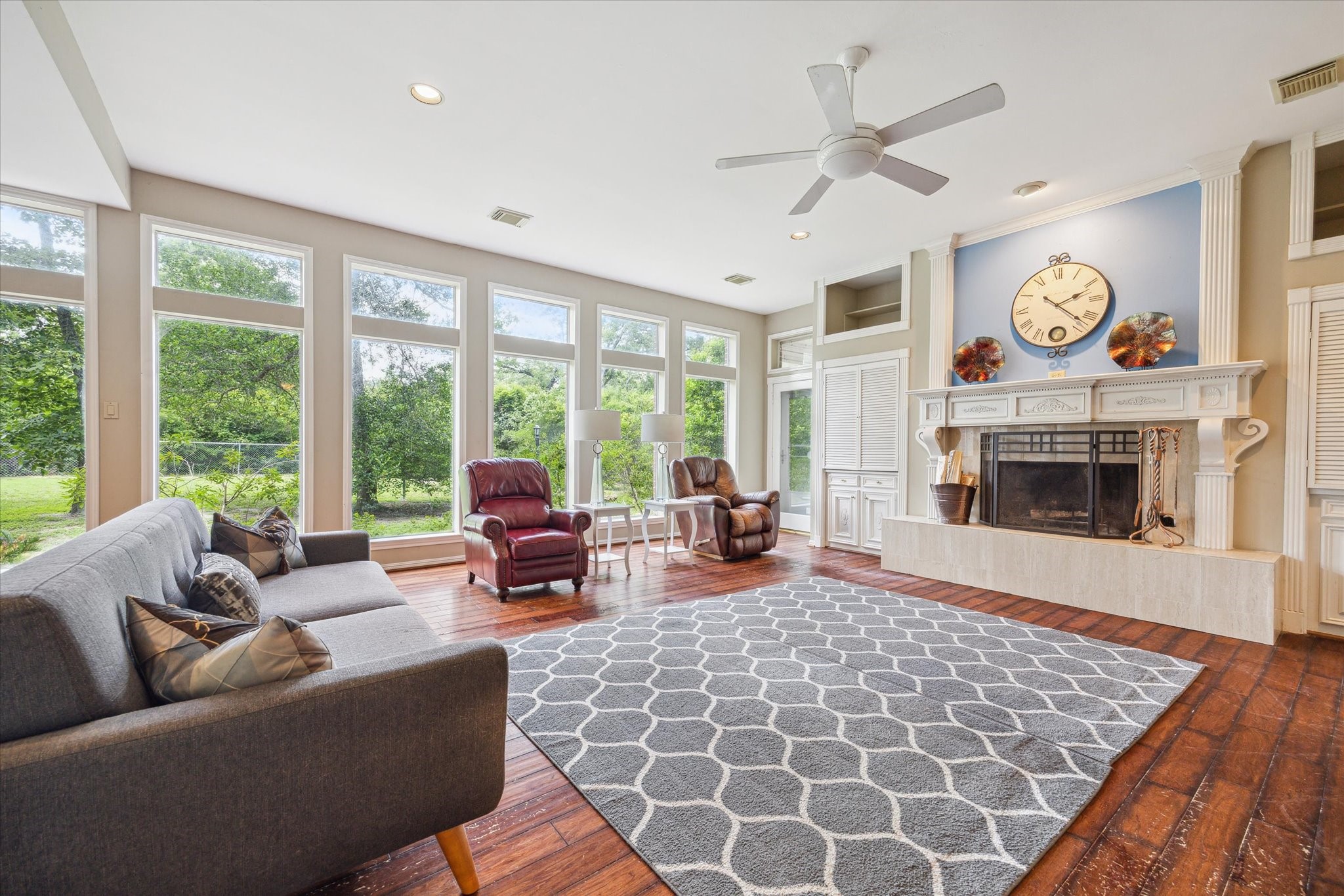 491 Oak Forest Road Bellville, TX 77418 - Photo 11 of 33 Living Room