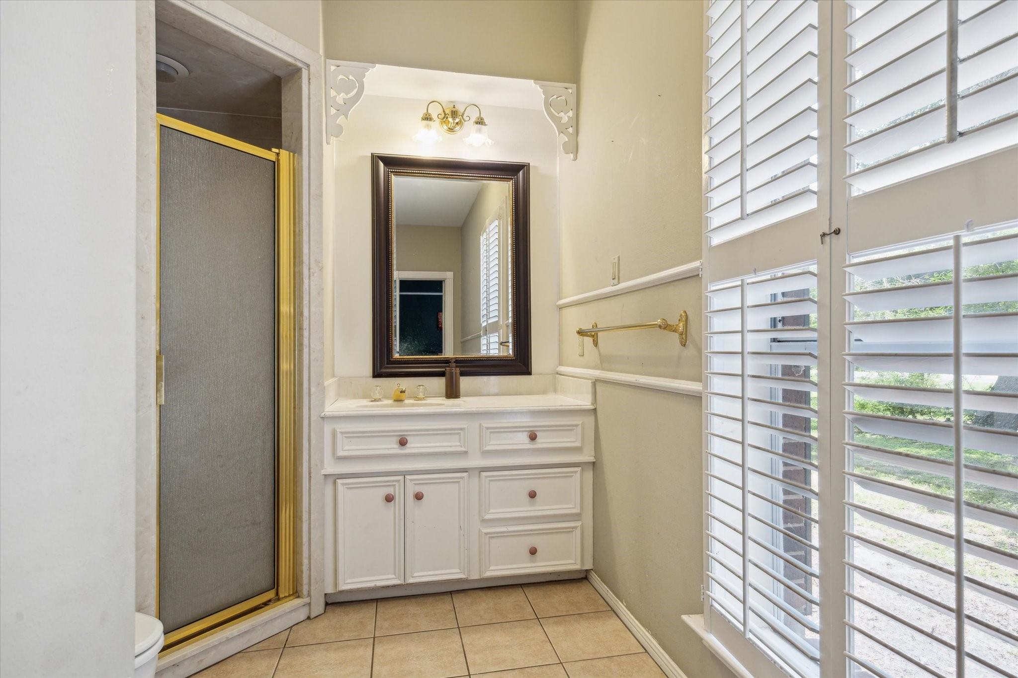 491 Oak Forest Road Bellville, TX 77418 - Photo 16 of 33 Bath Down