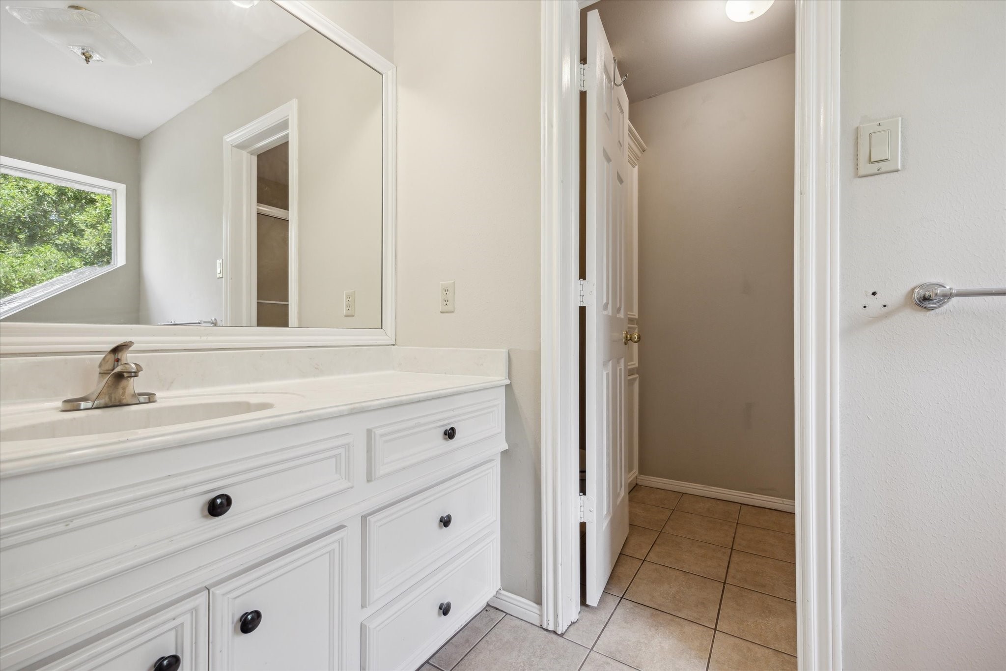 491 Oak Forest Road Bellville, TX 77418 - Photo 19 of 33 Bath Up