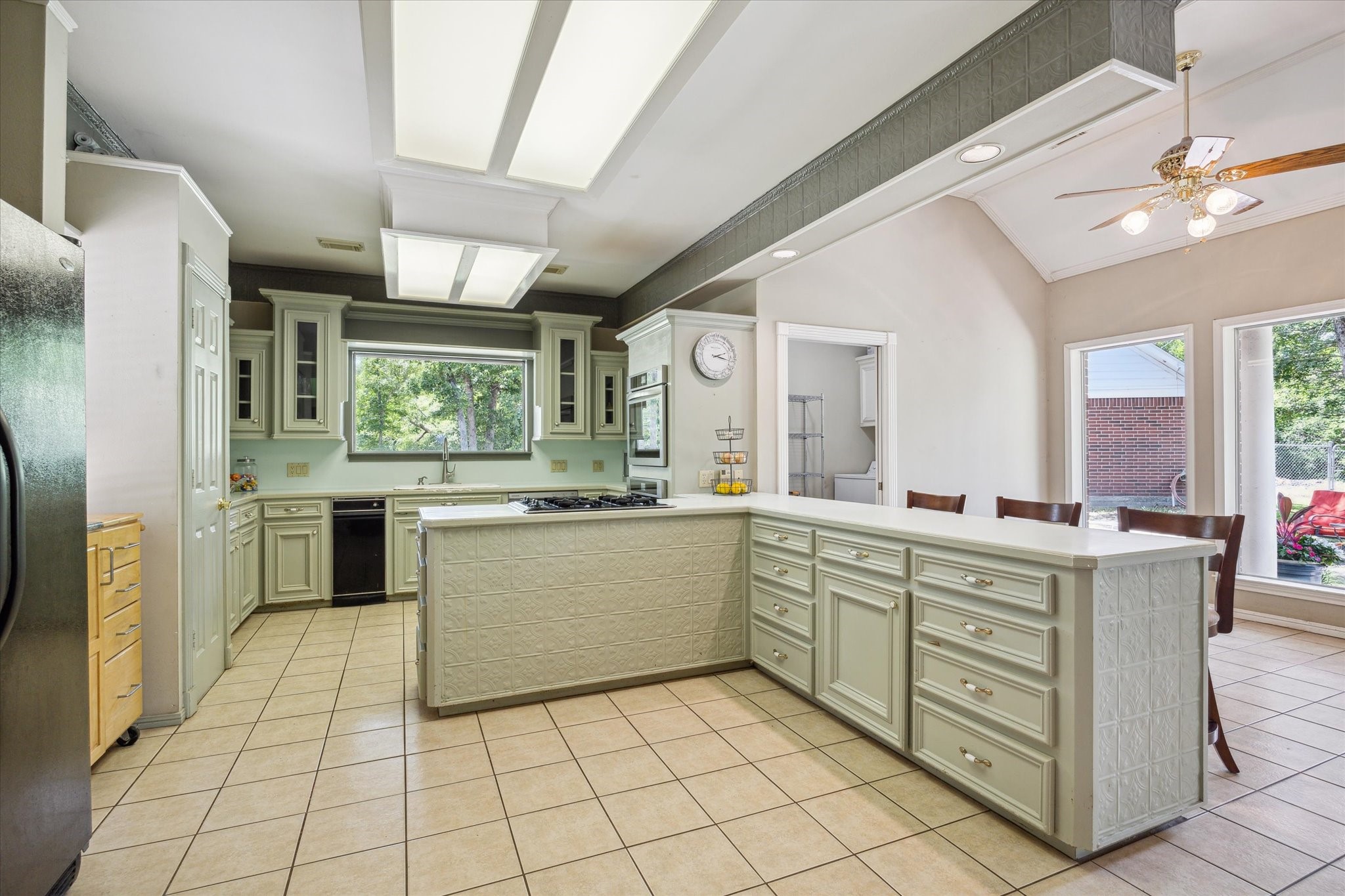 491 Oak Forest Road Bellville, TX 77418 - Photo 8 of 33 Kitchen