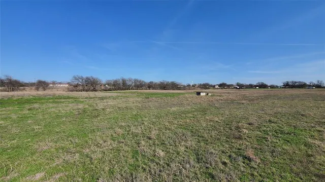 $245,000 | 400 Highway 22, Frost, TX 76641