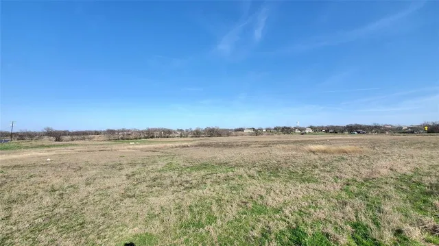 $245,000 | 400 Highway 22, Frost, TX 76641