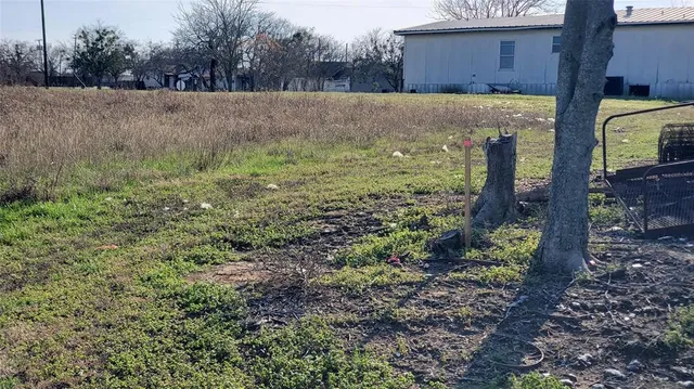 $245,000 | 400 Highway 22, Frost, TX 76641