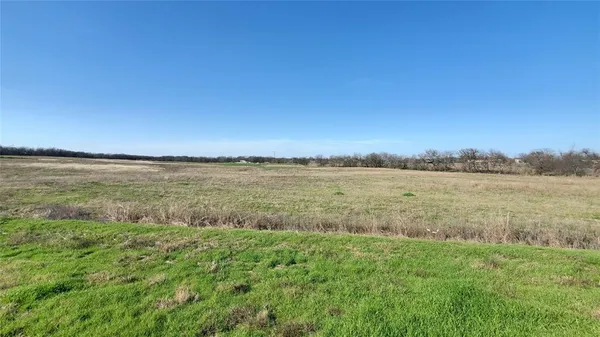 a view of an outdoor space and a yard