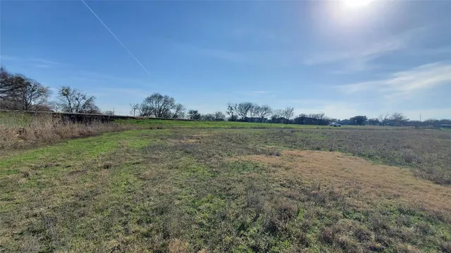 $245,000 | 400 Highway 22, Frost, TX 76641