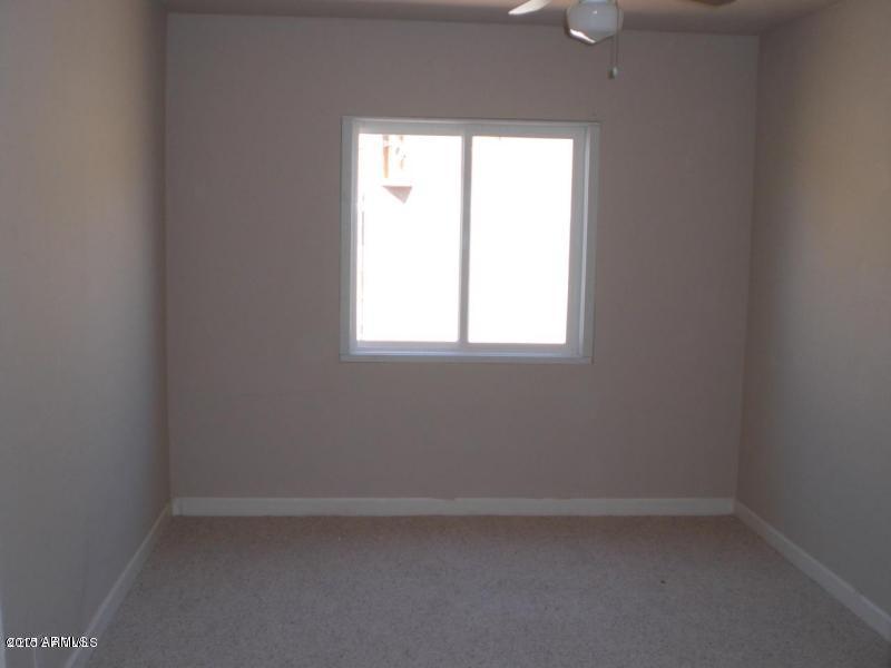 1626 West McDowell Road Phoenix, AZ 85007 - Photo 10 of 12 1626 W McDowell - a bedroom view x1