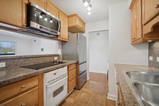 $205,000 | 675 Grove Terrace, Unit 208, Elk Grove Village, IL 60007