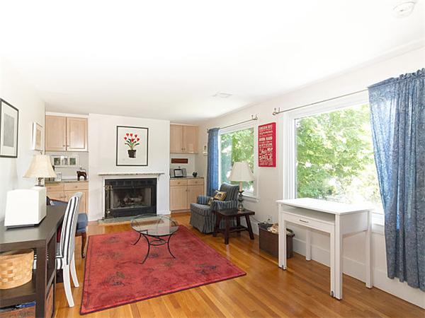 12 Barnes Road, Unit 2 Newton, MA 02458 - Photo 3 of 14 Gallery Image 3