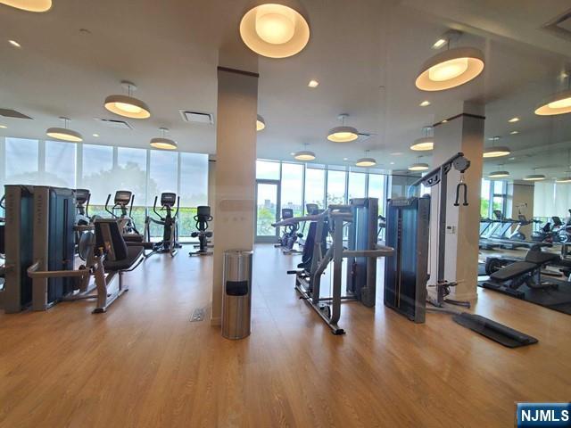 320 Adolphus Avenue, Unit 914 Cliffside Park, NJ 07010 - Photo 11 of 19