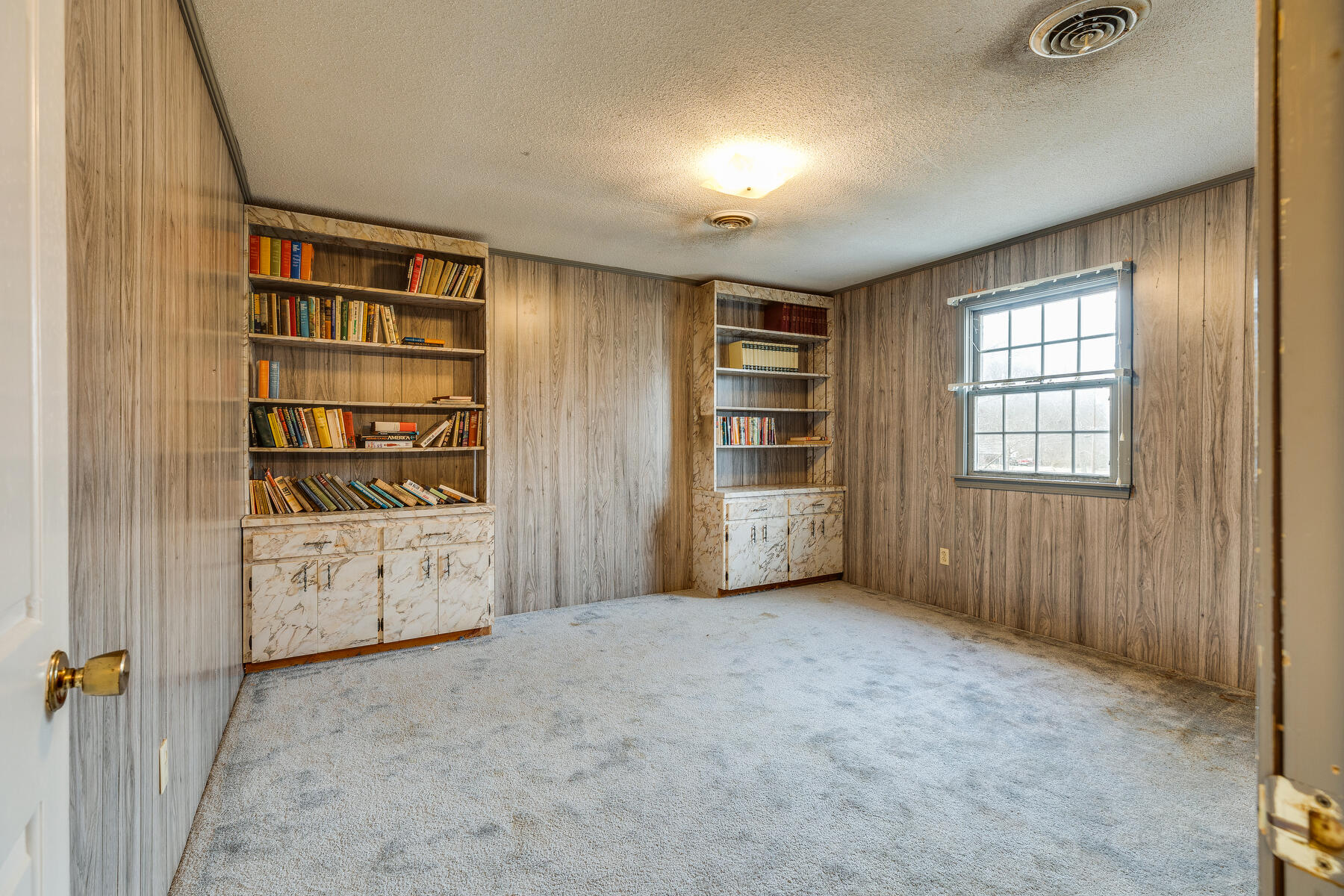 198 Cedar Point Road Johnson City, TN 37601 - Photo 36 of 63 036