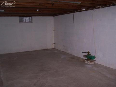 7151 Miller Road Swartz Creek, MI 48473 - Photo 14 of 18 20125716-13.JPG