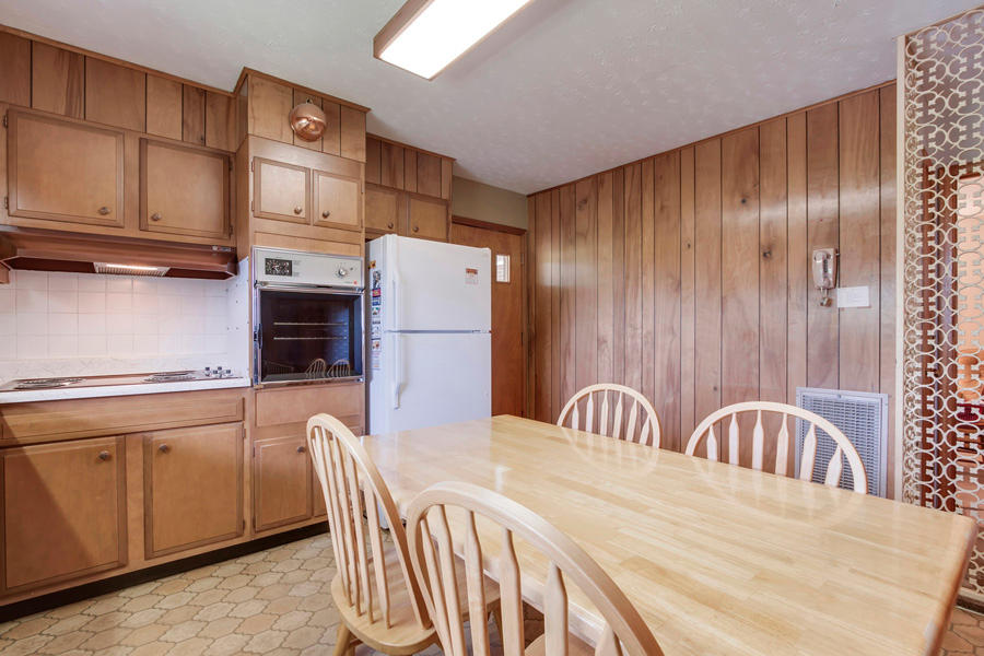 245 Clearfield Road Southwest Knoxville, TN 37922 - Photo 12 of 31 12_ClearfieldRoad_245_Kitchen02
